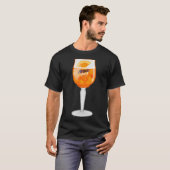 Aperol Spritz in een Glass Classic T-Shirt (Voorkant volledig)