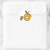 Apfel mit Wurm Ronde Sticker (Tas)