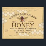 Apiary Honeycomb Honeybee Geel van gedopte rand Poster<br><div class="desc">De imkers zullen graag hun bijennaam zien op dit oogstende bijenvlees poster met honingbijen,  honingraat en gestippelde rand op een honinggele achtergrond. Geweldig om je op de markt van de boer te brengen.</div>