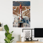 Apollo 10 over de lanceringspad poster (Thuiskantoor)