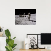 Apollo 16 Astronaut & Lunar Roving Vehicle Poster (Thuiskantoor)