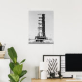 Apollo 16 over de lanceringspad poster (Thuiskantoor)