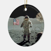 Apollo 17 Astronaut in de Taurus Littrow-vallei Keramisch Ornament (Links)