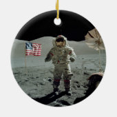 Apollo 17 Astronaut in de Taurus Littrow-vallei Keramisch Ornament (Achterkant)