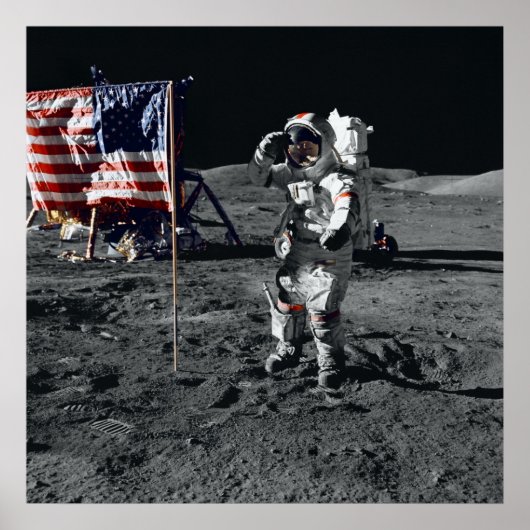Apollo 17 Astronaut Salutes American Flag Poster (Voorkant)