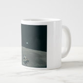 Apollo Maanlander en Aarde boven de maan Grote Koffiekop (Voorkant rechts)