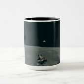 Apollo Maanlander en Aarde boven de maan Mok (Midden)