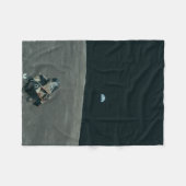Apollo Maanlander en Aardopkomst boven de Maan Fleece Deken (Voorkant (Horizontaal))