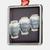 Apothecaries' drug jars, c.1740 metalen ornament (Links)