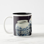 Apothecaries' drug jars, c.1740 tweekleurige koffiemok (Links)