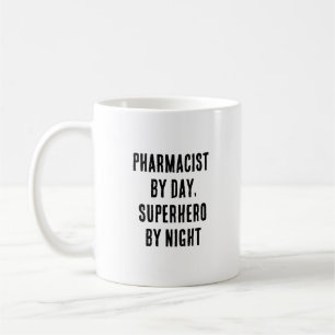 Apotheker overdag, superheld bij nacht koffiemok