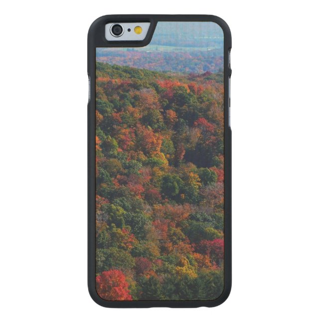 Appalachische bergen in Herfst Carved Wood iPhone Hoesje (Achterkant)