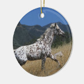 Appaloosa-paard rijdend in bergen keramisch ornament (Links)