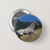 Appaloosa-paard rijdend in bergen ronde button 5,7 cm (Voorkant /achterkant)