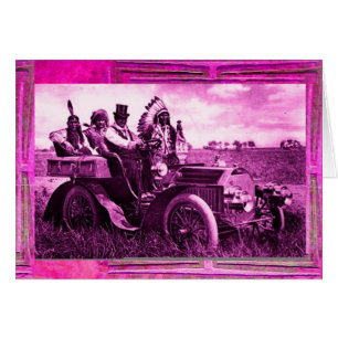 APPARATEN EN GERONIMO DIE EEN MOTORAUTO BESTUDEREN