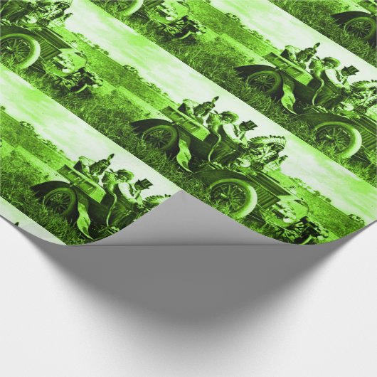 APPARATEN EN GERONIMO DIE EEN MOTORAUTO BESTUDEREN CADEAUPAPIER (Hoek)