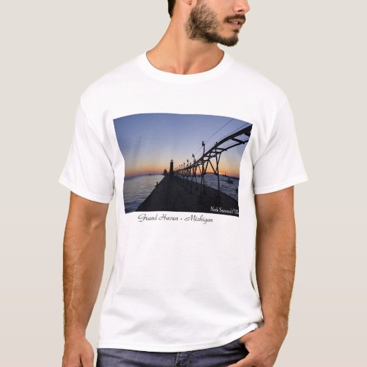 Apparel - Grand Haven - Michigan  T-shirt (Voorkant)