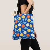 Appelbladeren, blauwe achtergrond, naadloos patroo tote bag (Dichtbij)