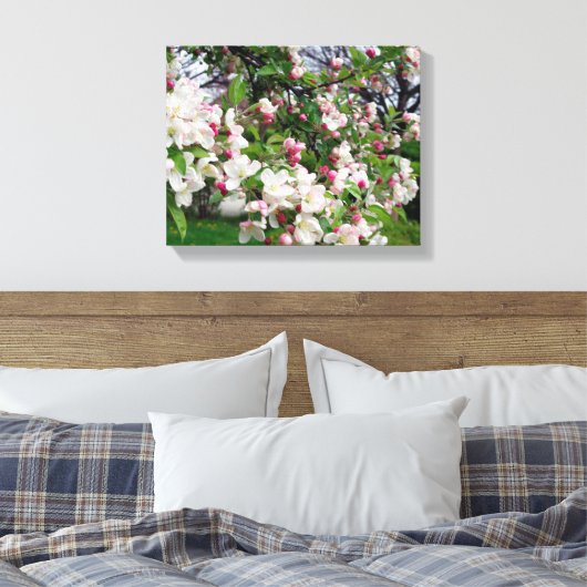 Appelboom bloeit. canvas afdruk (Insitu (Slaapkamer))