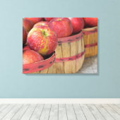 appels in schepelmanden canvas afdruk (Insitu (Houten vloer))