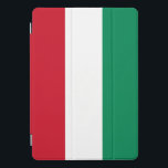 Apple 10,5" iPad Pro met vlag van Hongarije iPad Pro Cover<br><div class="desc">Bescherm uw toestel in stijl met ons aangepaste hoesje voor de Apple iPad 10.5 Pro, voorzien van de Hongaarse vlag! Ontworpen voor zowel functionaliteit als esthetiek, is deze iPad-hoes meer dan alleen een beschermende hoes; het is een viering van het rijke culturele erfgoed en de levendige identiteit van Hongarije. Het...</div>