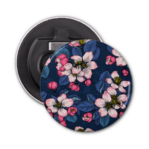 Apple bloesem op een donkerblauw button flesopener