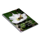 Apple Blossom & Bee Macro Photo | Personalized Nam Notitieboek (Rechterzijde)