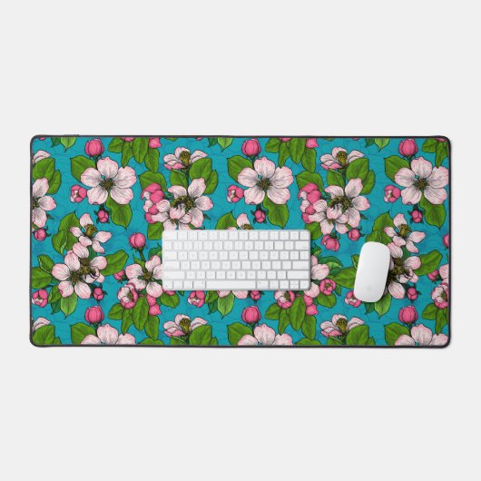 Apple blossom op turquoise bureaumat (Keyboard & Muis)