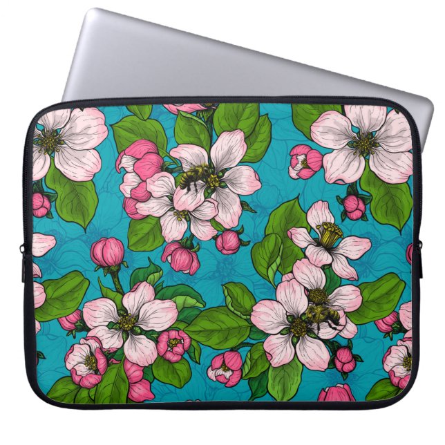 Apple blossom op turquoise laptop sleeve (Voorkant)