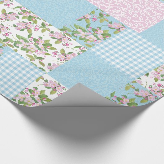 Apple Blossom Pink, Blue, Green Faux Patchwork Cadeaupapier (Hoek)