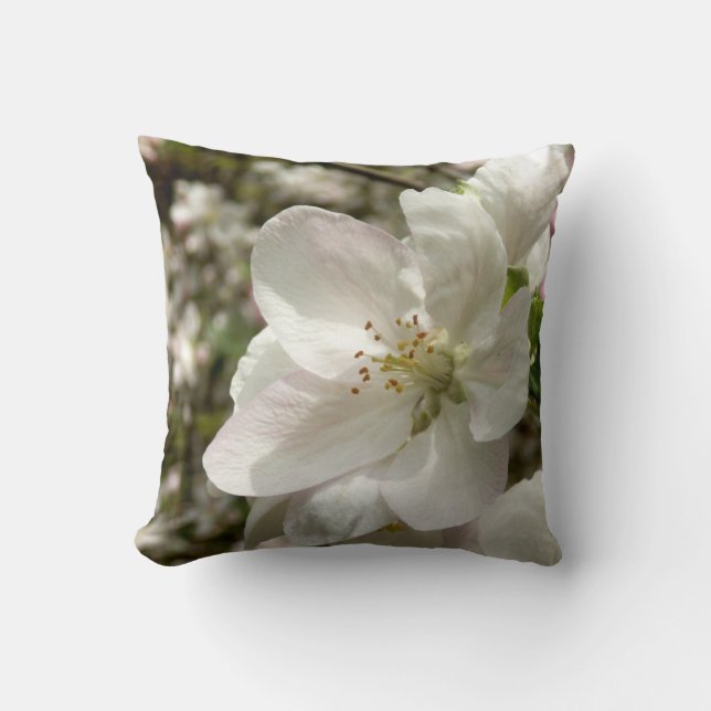 Apple Blossom Throw Cushion Kussen (Voorkant)