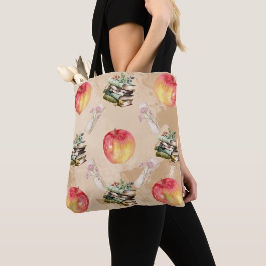  Apple & Book Pattern – Gezellige Herfst Vibe Tote Bag (Dichtbij)
