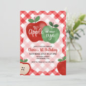 Apple of our Eye 1e verjaardagsuitnodiging Kaart (Staand voorkant)