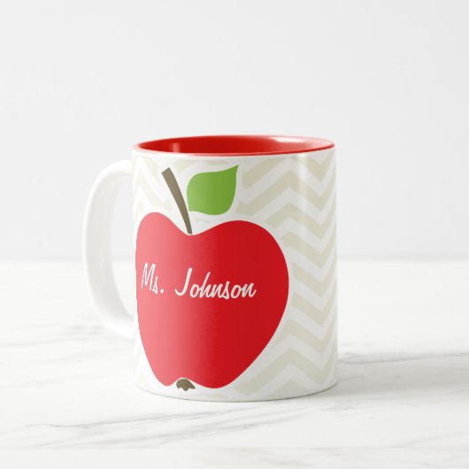 Apple on Beige Chevron zigzag Tweekleurige Koffiemok (Voorkant links)