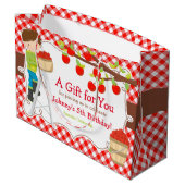 Apple plukken brunette jongen verjaardagsfeest groot cadeauzakje (Achterkant Gekanteld)