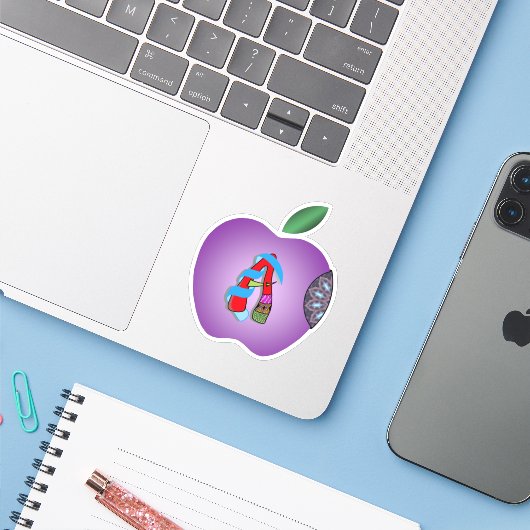 Apple sticker met designalfabet A (Laptop met iPhone)