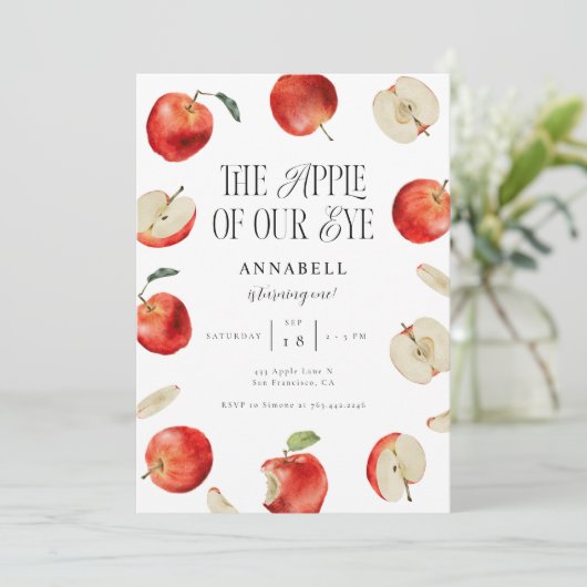 Apple van onze oog verjaardagsfeestuitnodiging kaart (Staand voorkant)