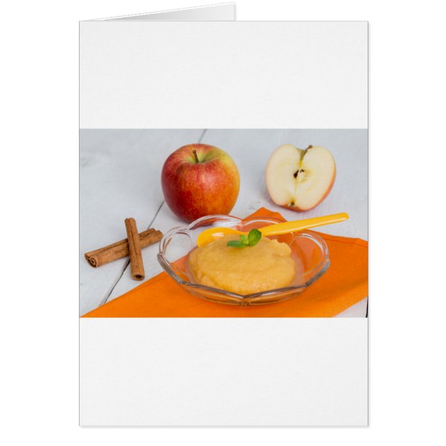 Applesauca met kaneel en oranje lepel (Voorkant)