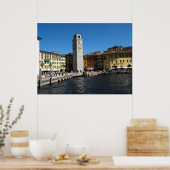 Apponale Tower en haven in Riva del Garda. Poster (Keuken)