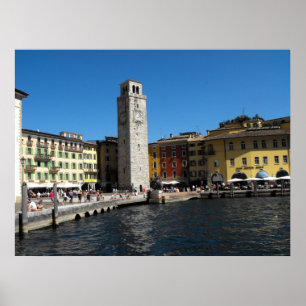 Apponale Tower en haven in Riva del Garda. Poster
