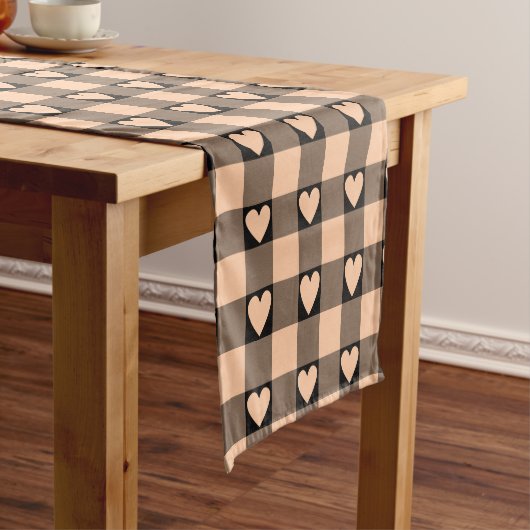 Apricot Peach Black Buffalo Heart Table Runner Korte Tafelloper (Voorbeeld)