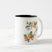 Apricots Mug: Rustic Fruit Kitchen Decor Tweekleurige Koffiemok (Voorkant rechts)