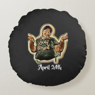 April 24th rond kussen