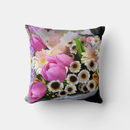 April Bouquet ~ Sierkussen