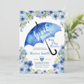 April douches brengen mei bloemen blauwe paraplu kaart (Staand voorkant)