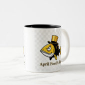 April Fool’s Day Coffee Mug – classic Mug Tweekleurige Koffiemok (Voorkant rechts)