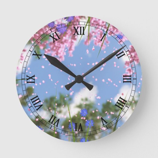 April Showers Clock Ronde Klok (Voorkant)