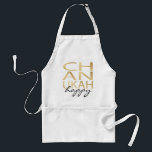 Aprons Chanukah Happy Standaard Schort<br><div class="desc">Een schort met de standaardgrootte "Chanukah Happy". Deze "Chanukah Happy" maakt ook een geweldig host/gastess cadeau! Personaliseer u door tekst te verwijderen, "gelukkig" te maken en uw eigen bericht toe te voegen. Kies uw favoriete doopvontstijl, kleur, en grootte voor tekst. Dit ontwerp kan ook op de andere grootte schorten worden...</div>