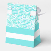 Aqua blauw, wit kantpatroon initialen bruiloft bedankdoosjes (Achterkant)