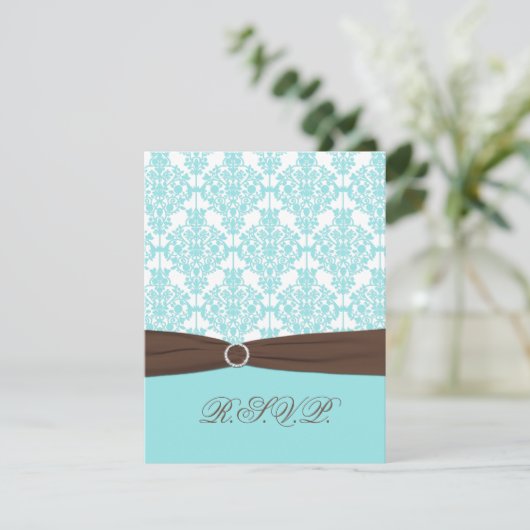 Aqua blauw, witte damast met bruine nepreibbon RSVP kaartje (Staand voorkant)